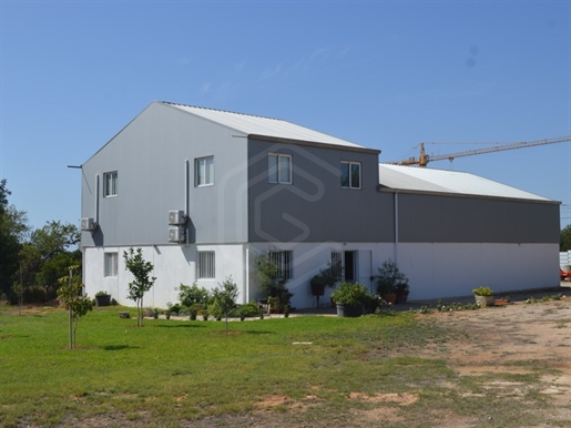 Industrial warehouse with good access in Boliqueime, Algarve
