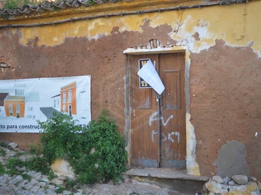 Maison à récupérer dans le centre historique de Loulé, Algarve