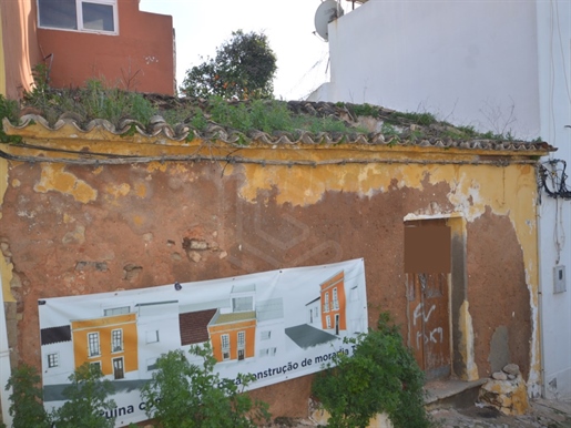 Maison à récupérer dans le centre historique de Loulé, Algarve
