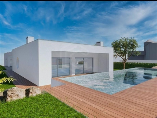 Single storey 3 bedroom villa with key project located just 15 minutes from Portimão, Algarve