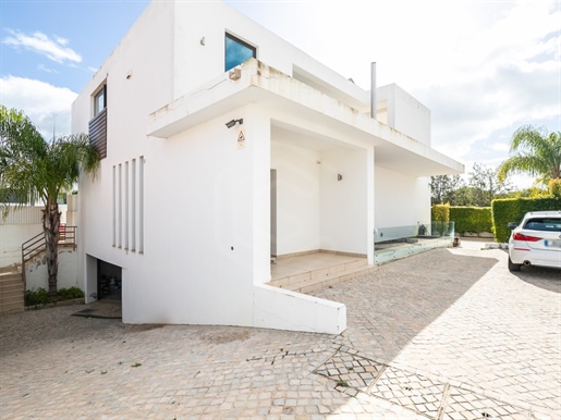 Villa individuelle de 4 chambres près de l'île de Faro, Algarve