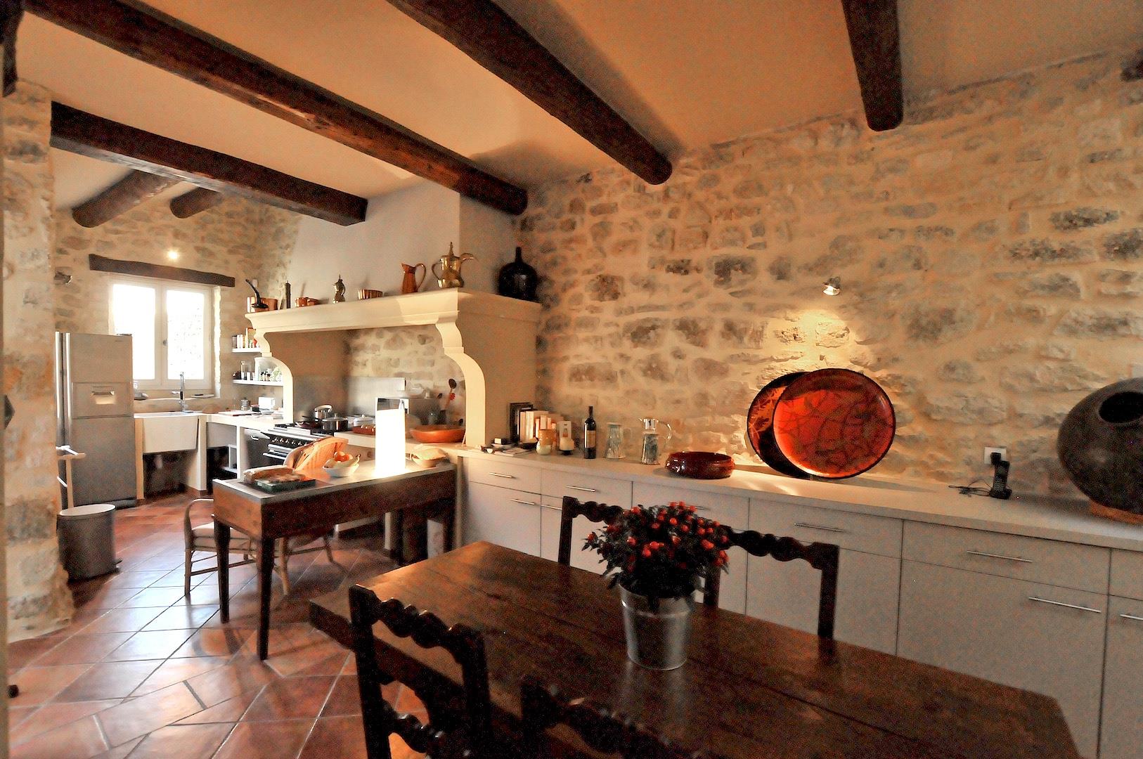 Character house with pond and views - In a medieval village perched north of Uzès.