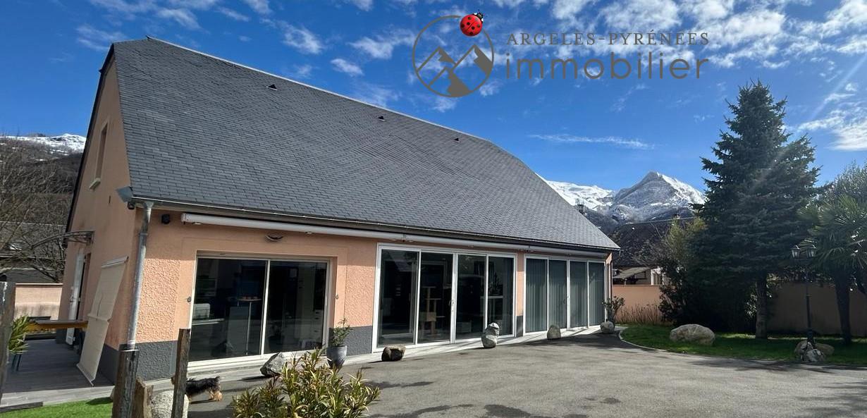 Gaves Valley Recent House Of 196 m2