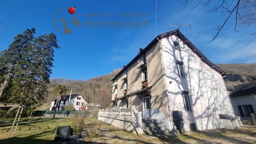 Near Lourdes: Beautiful house of type T6 of approximately 260 m2 Land 3527 m2