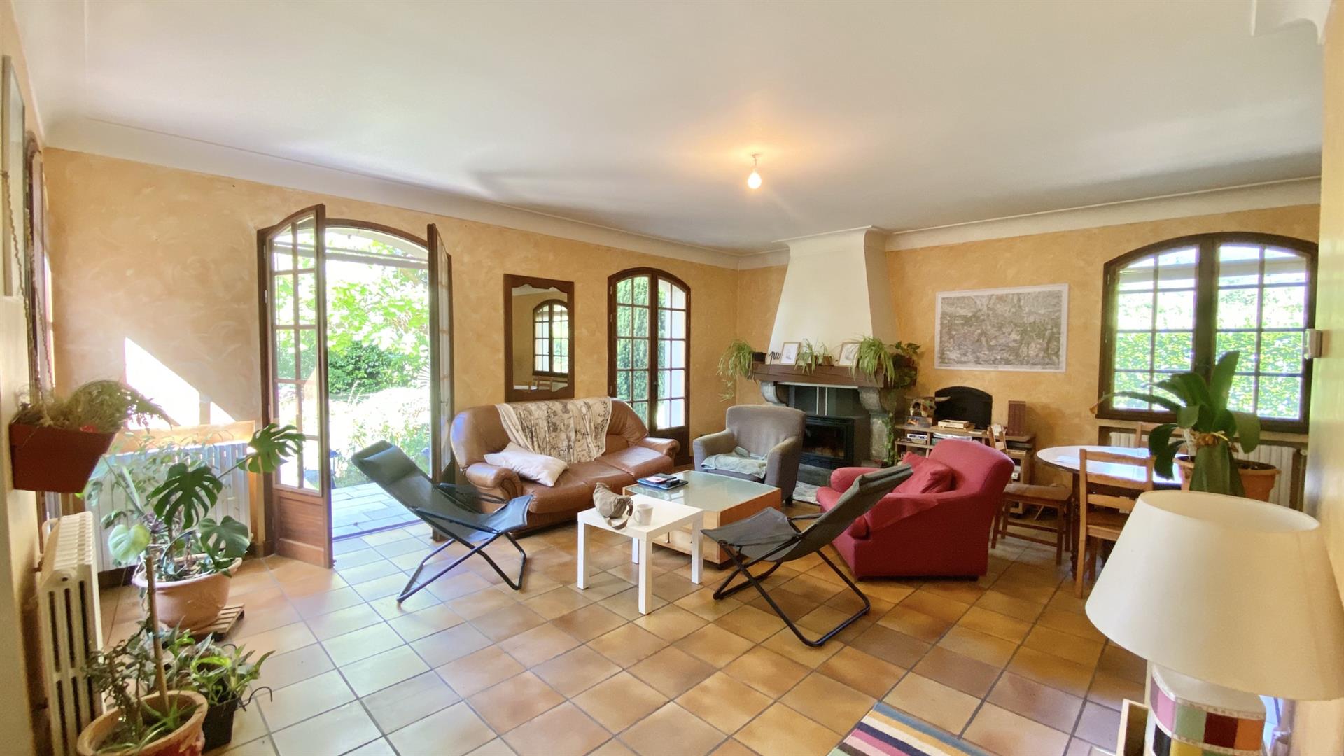 Near Argeles-Gazost Beautiful 164 m2 house on a plot of 1886 m2