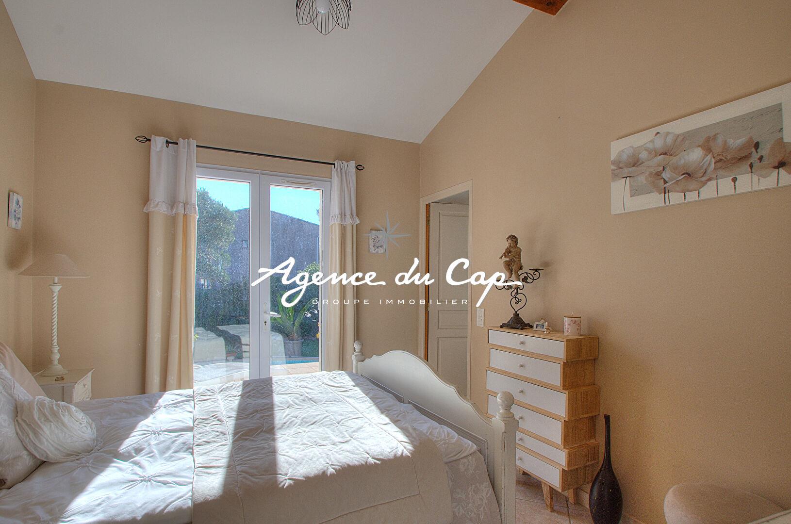 Single-Story Villa In A Quiet Location And Within Walking Distance Of The Center And Sea Of Saint Ay