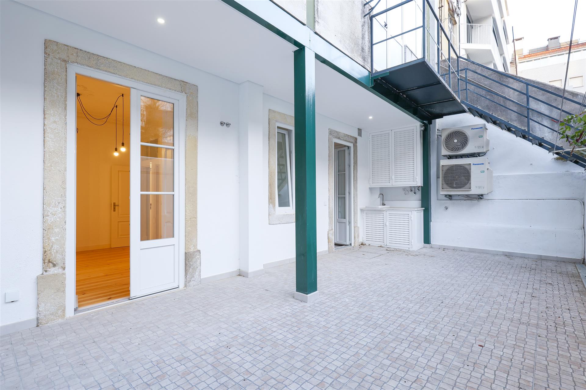 Appartement rénové avec terrasse au coeur de Lisbonne