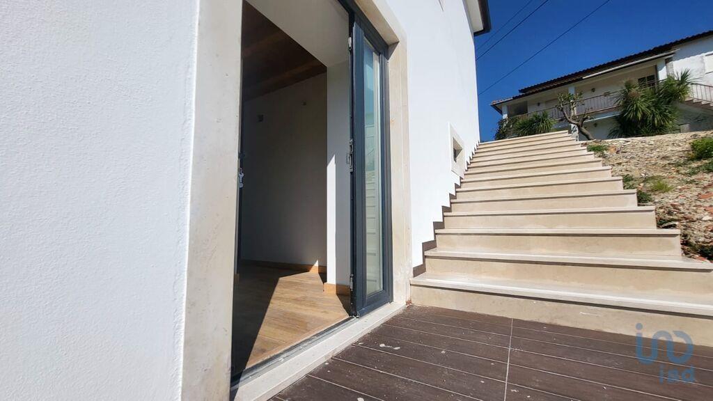 Home / Villa with 3 Rooms in Porto de Mós - São João Baptista e São Pedro with 123,00 m²