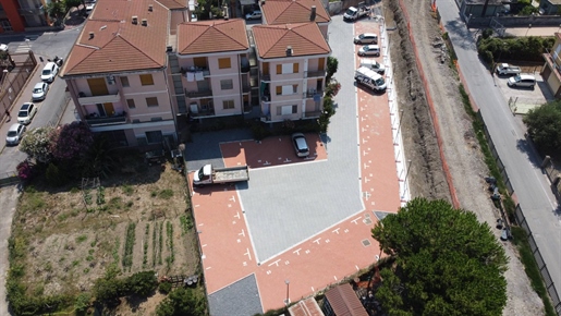 Box / Place de parking de 13 m2 à Diano Marina