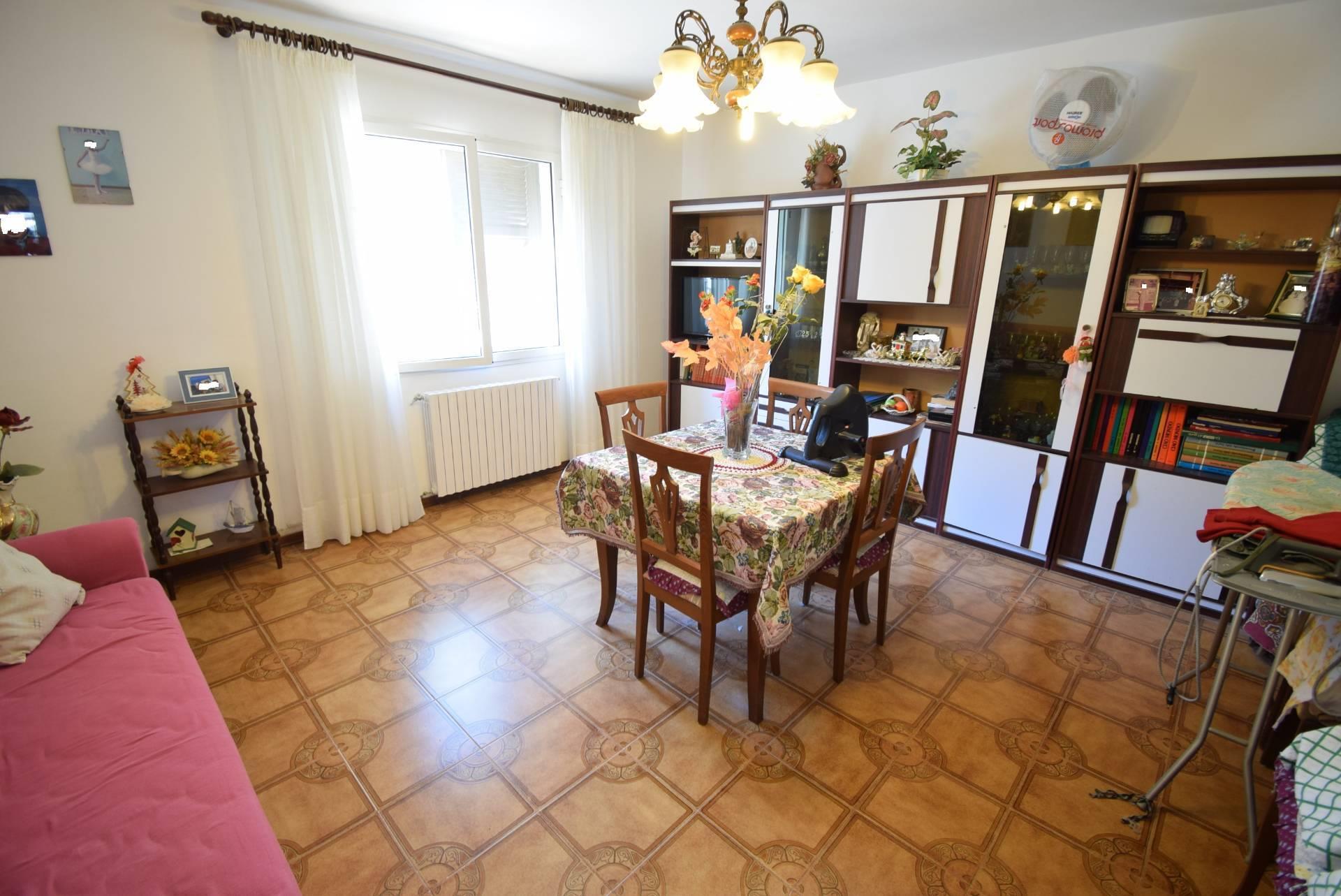 Apartment 100 m2 in Diano Castello