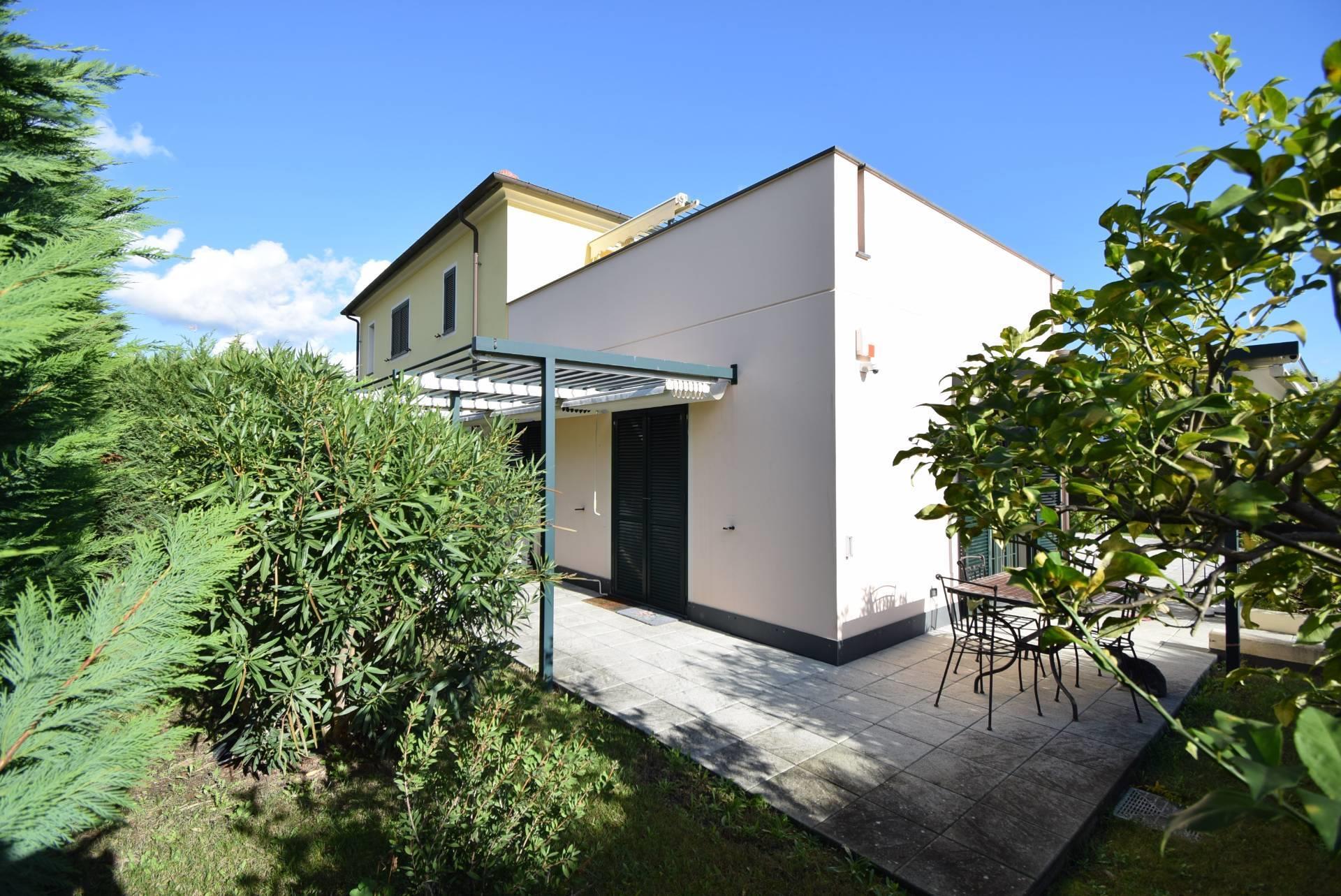 Apartment 70 m2 in Diano Castello