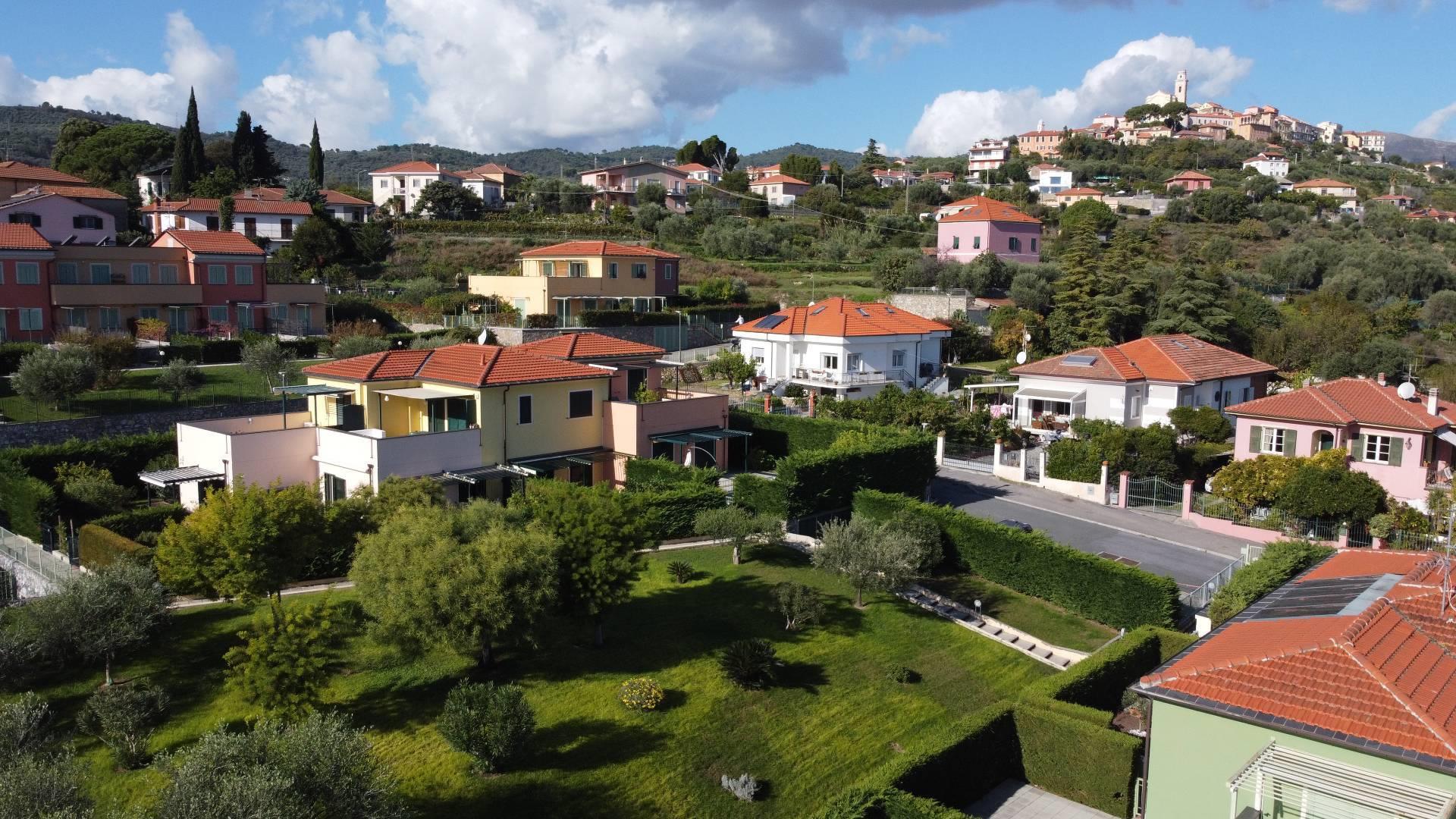 Apartment 70 m2 in Diano Castello