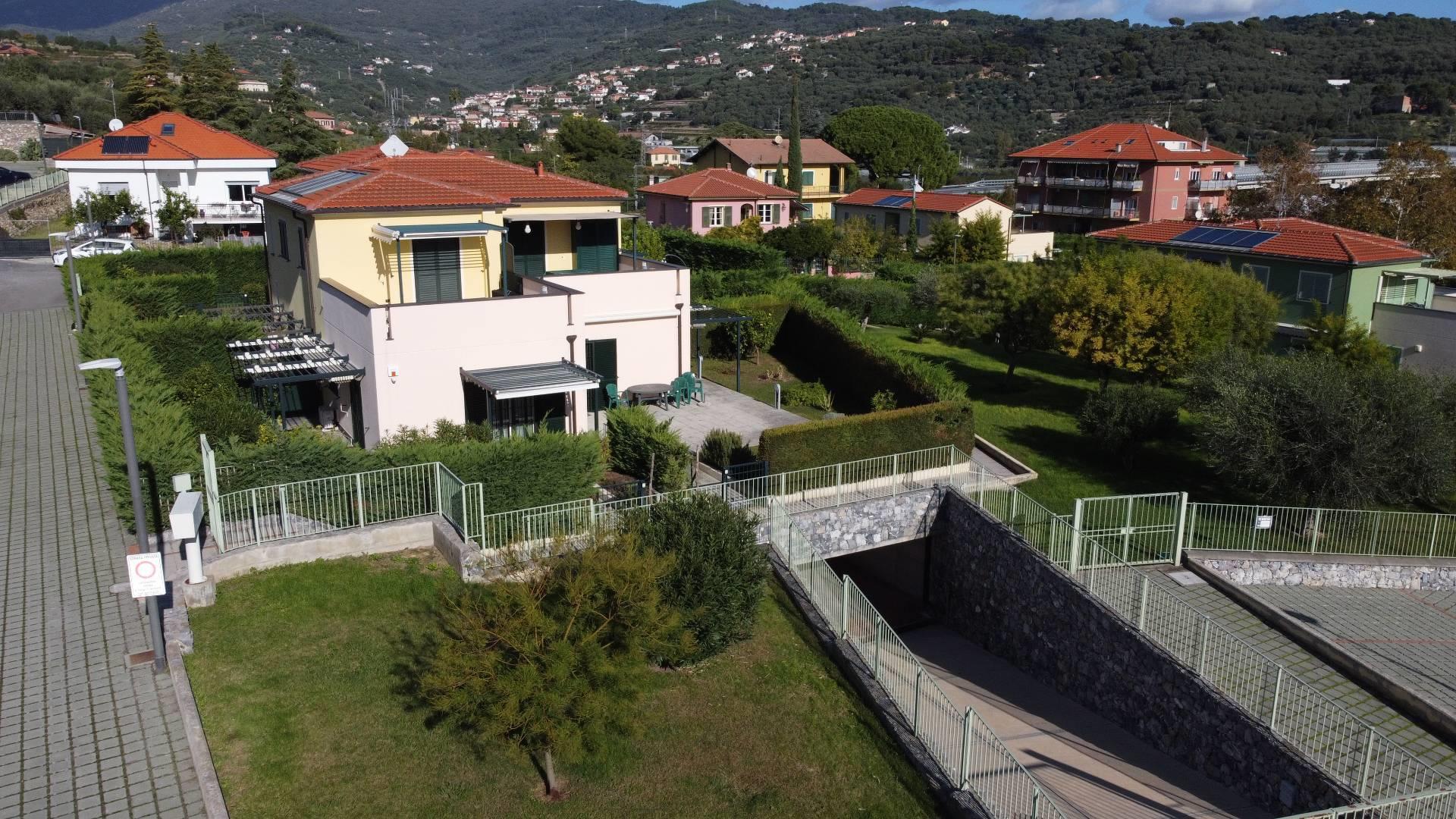 Apartment 70 m2 in Diano Castello