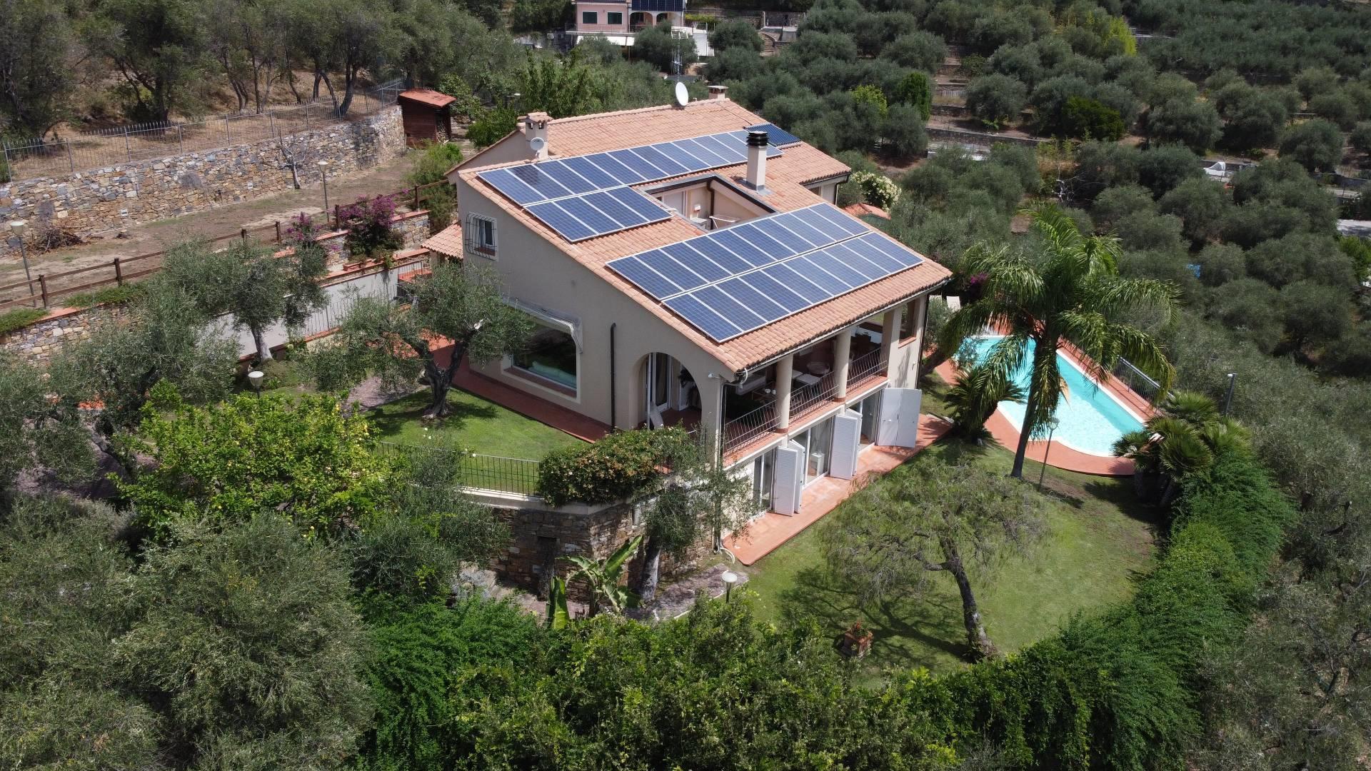 Villa for sale in Diano Marina