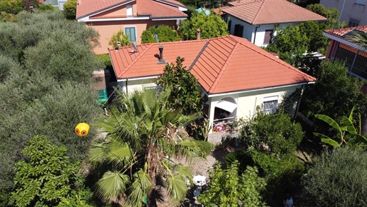 Villa en venta en Diano Castello