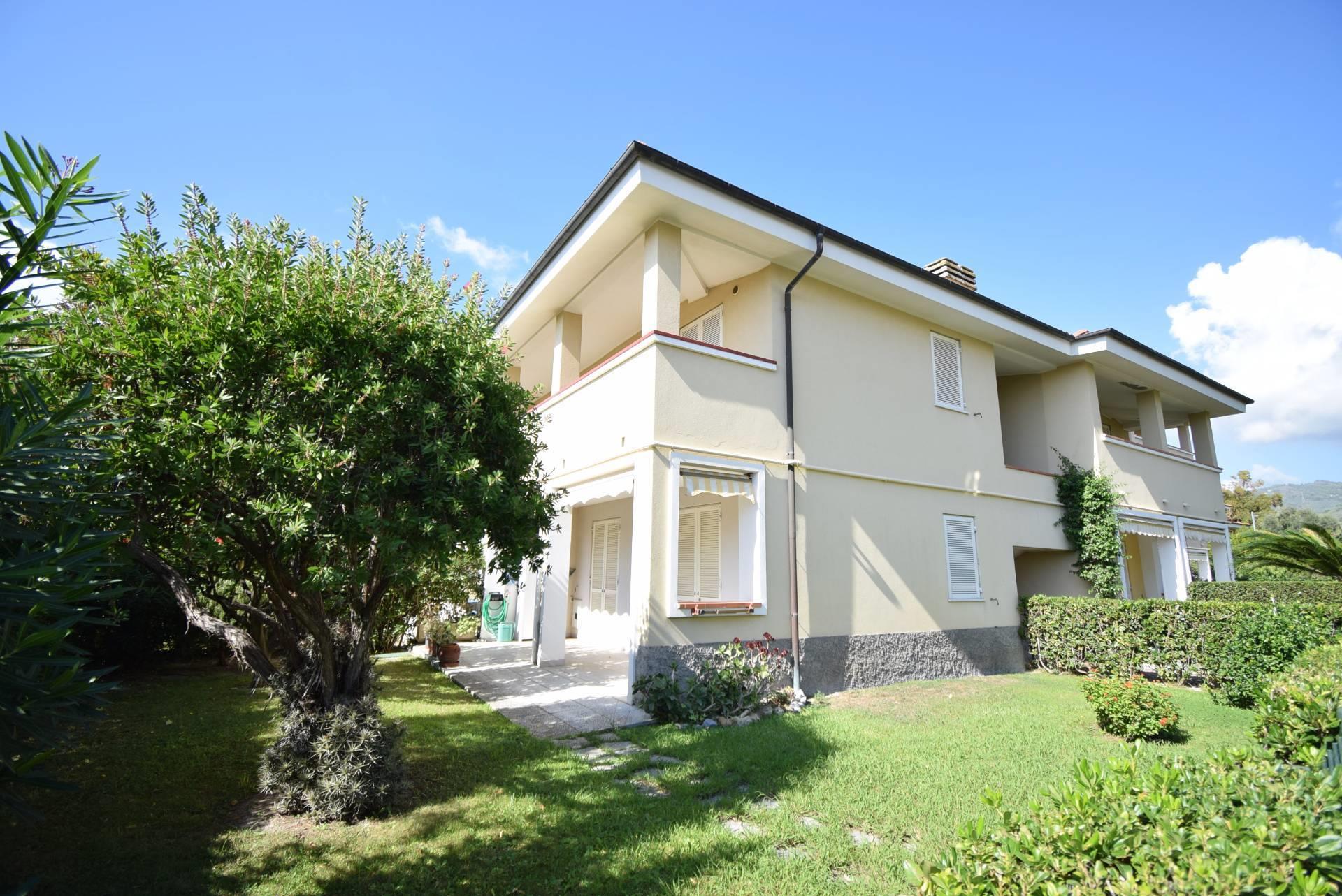 Apartment 35 m2 in Diano Castello