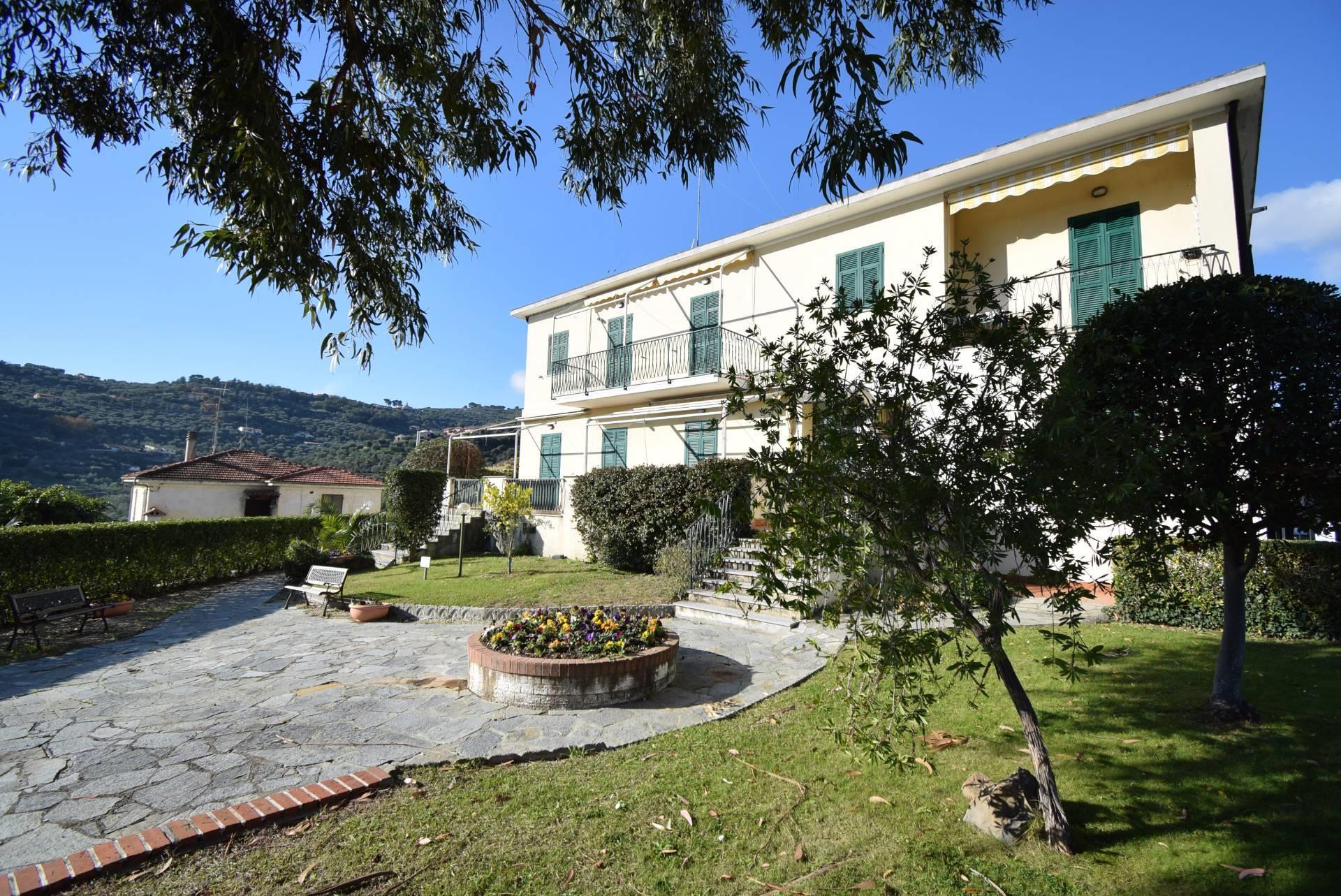 Apartment 60 m2 in Diano Castello