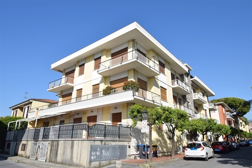 Апартамент за продажба в Диано Марина