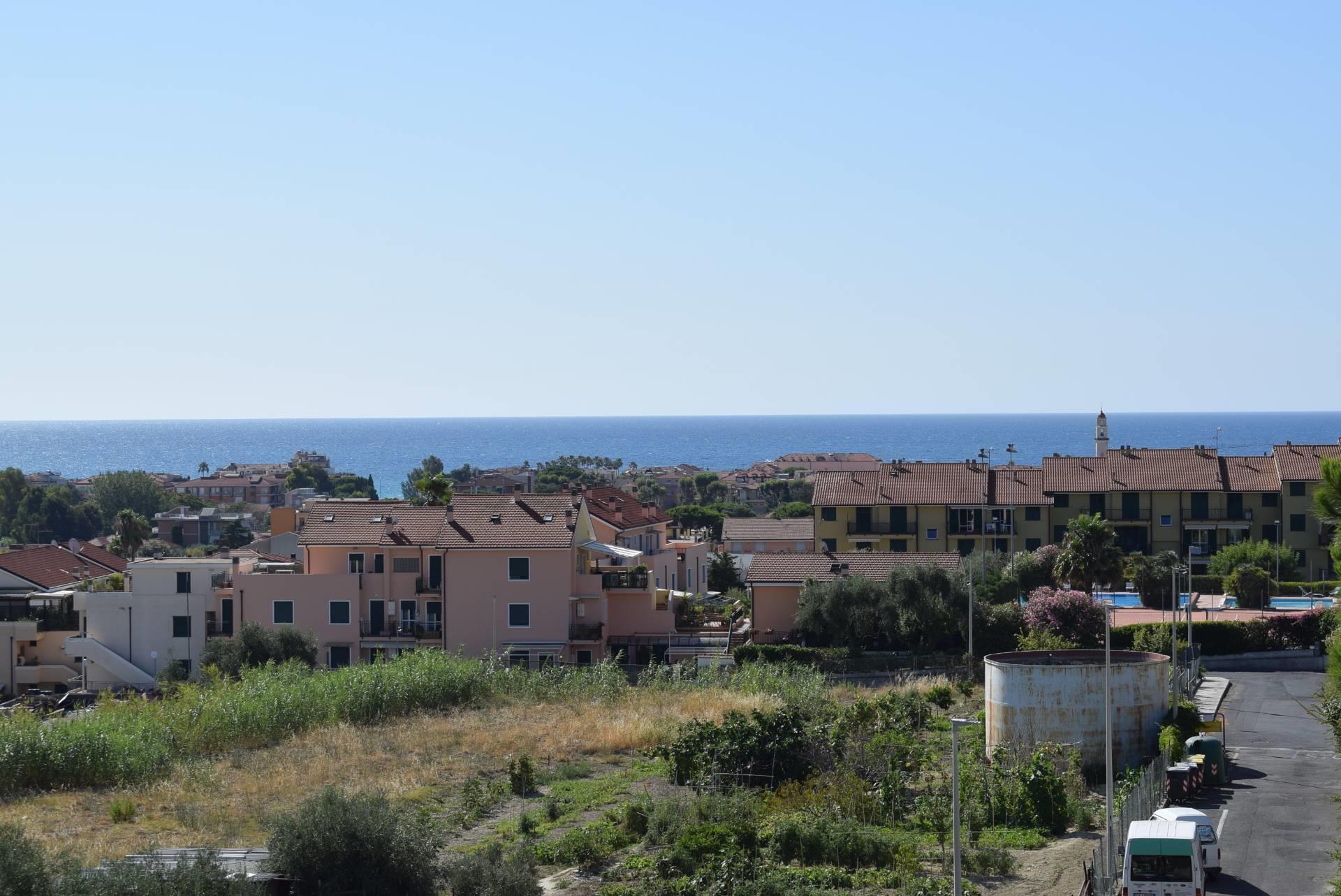 Apartment 125 m2 in Diano Castello