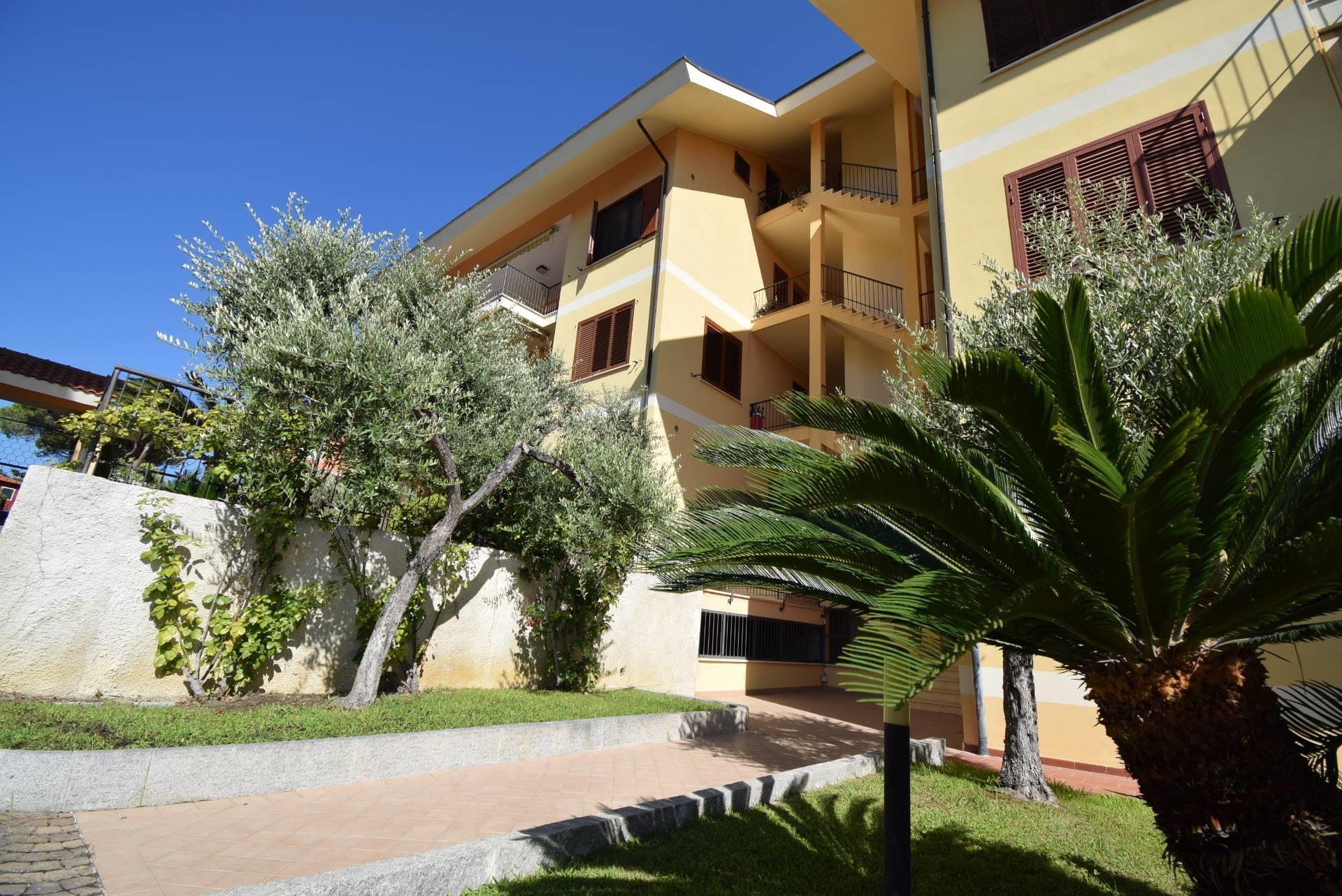 Apartment 125 m2 in Diano Castello
