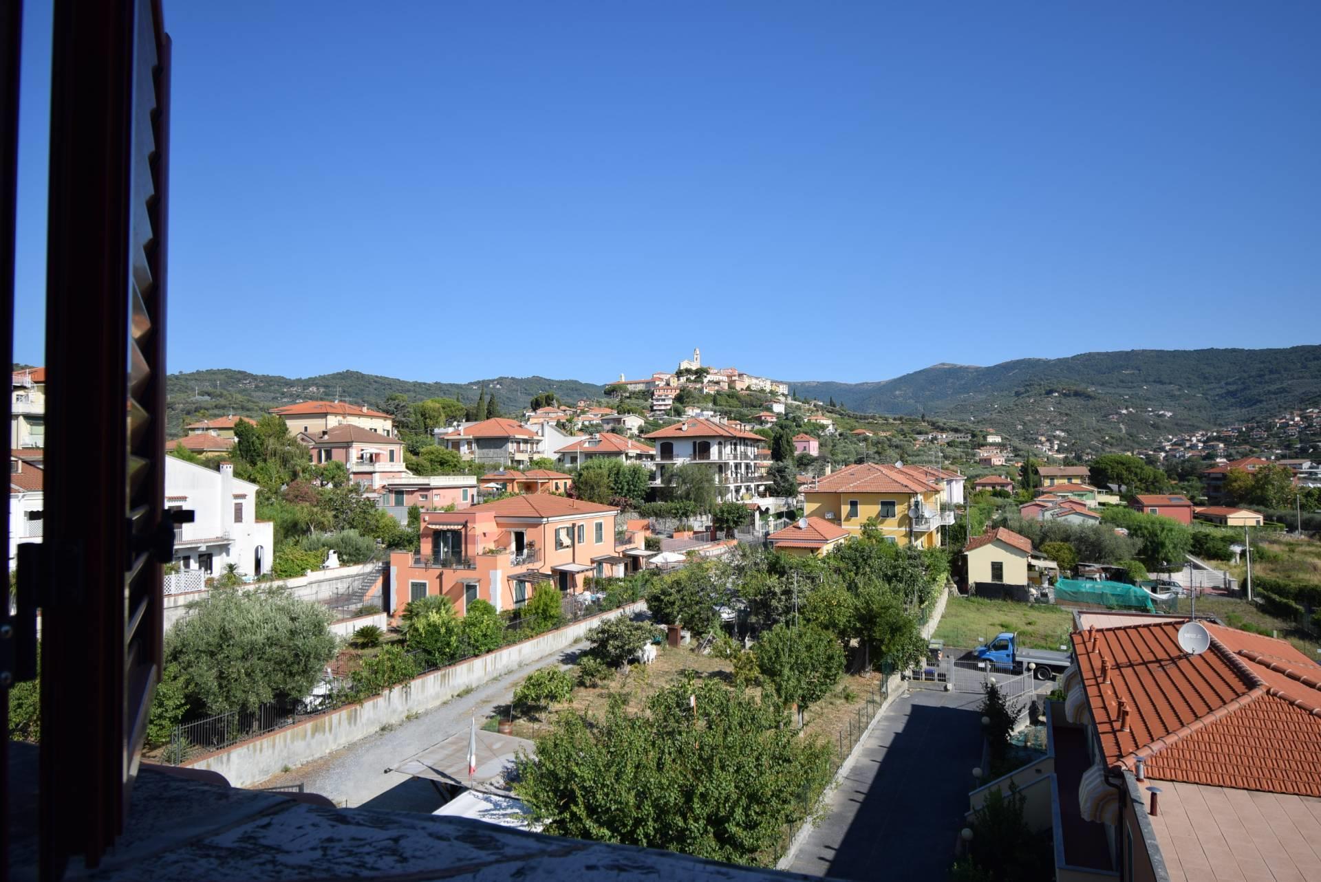 Apartment 125 m2 in Diano Castello