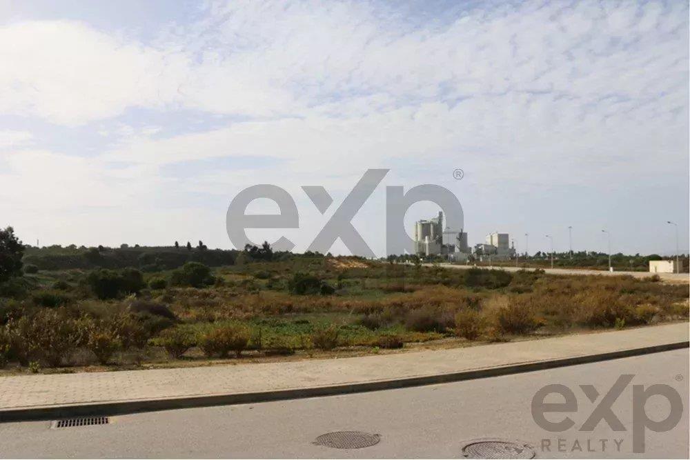 Industrial land for construction in the Industrial Park Sapec Bay - Setúbal