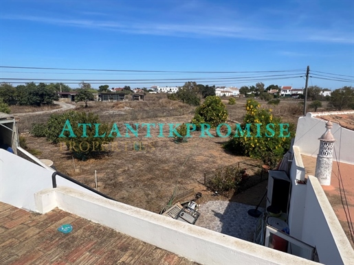 Townhouse with two separate units, center of Luz de Tavira.