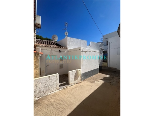 Townhouse with two separate units, center of Luz de Tavira.