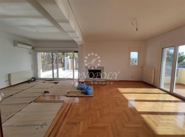 (For Sale) Residential Floor-apartment || East Attica/Voula - 165 Sq.m, 3 Bedrooms, 630.000€