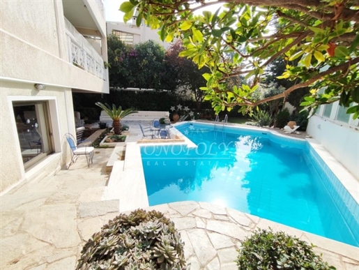 (For Sale) Residential Maisonette (Independent) || East Attica/Voula - 260 Sq.m, 5 Bedrooms, 1.700.0