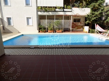 (For Sale) Residential Apartment || East Attica/Vouliagmeni - 120 Sq.m, 2 Bedrooms, 530.000€