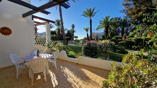 Algarve Ferragudo à vendre Villa de 2 chambres située dans l’urbanisation Vila Gaivota à seulement 5