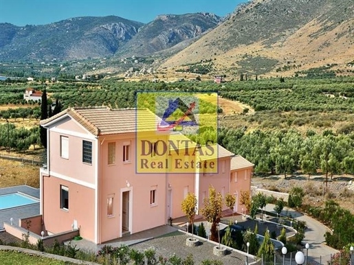 (For Sale) Residential Detached house || Fokida/Galaxidi - 174 Sq.m, 3 Bedrooms, 385.000€