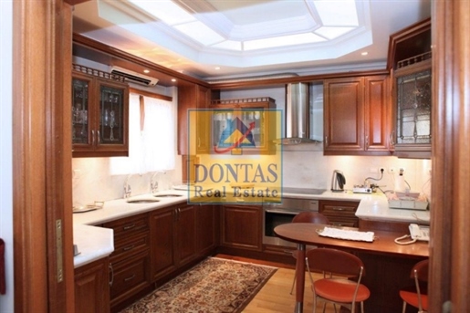 (For Sale) Residential Floor Apartment || Athens Center/Athens - 210 Sq.m, 3 Bedrooms, 1.800.000€