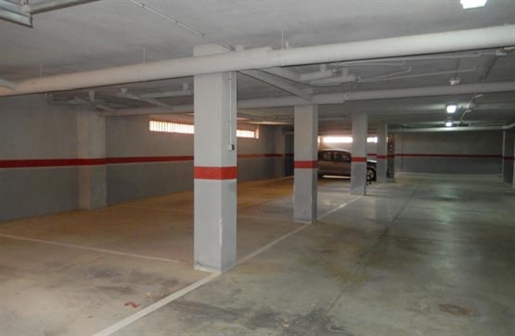 Garaje 800 m² en Torrevieja, Alicante