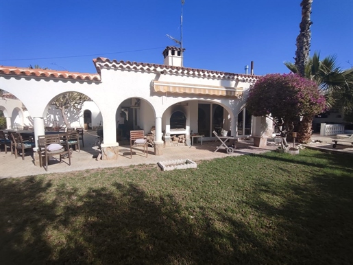 Villa 370 m² in Torrevieja, Alicante