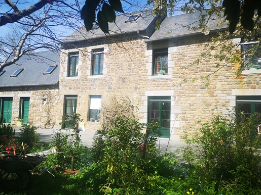 Stone house of 126 m² 5 minutes from Avranches