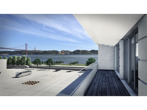 T3 with 229 m2 in Lisbon, ideal for living or for Investment.
