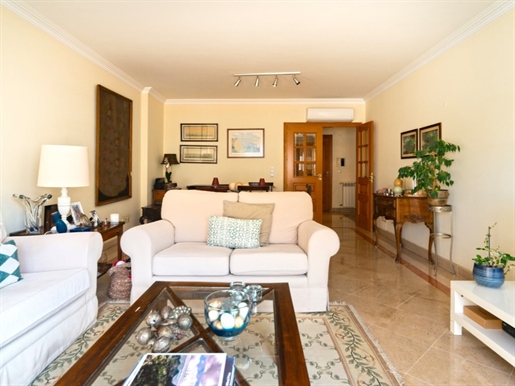 4 bedroom apartment with 2 suites in Jardins da Parede