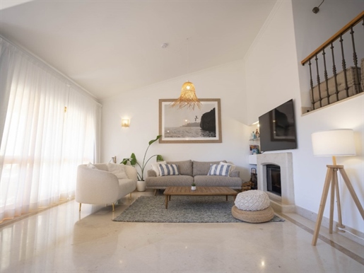 4 bedroom flat in condominium in Quinta da Bicuda