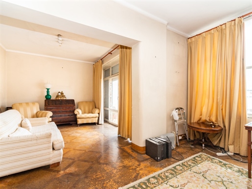 4 Bedroom Duplex Apartment with balconies on Av Infante Santo - Lisbon