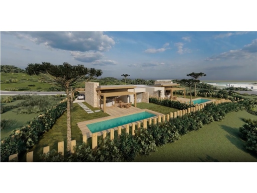 Detached 4 bedroom villa with garden and pool with sea views in Golf Resort 5 , near Óbidos.