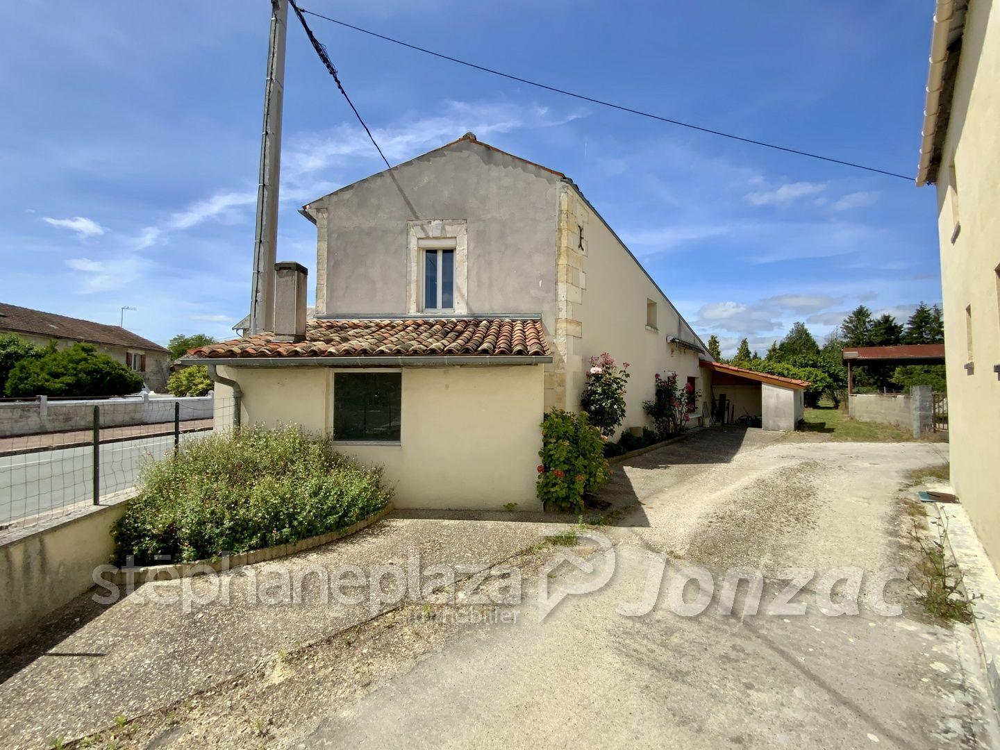 House in the center of Jonzac