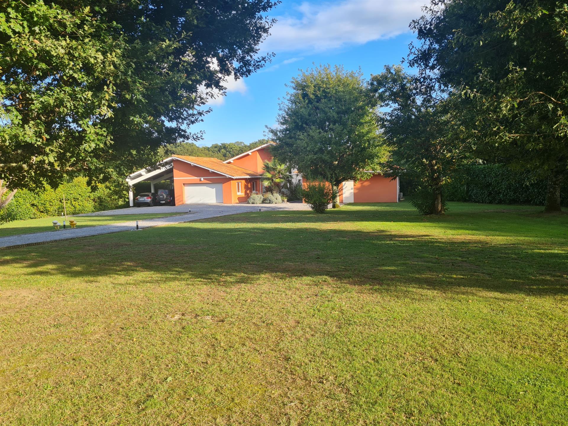 Property 15 Min From Hossegor