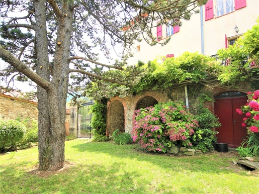 Maison de maître de 395 M² du 17 ème siècle dans le Vallespir- Parc arboré 2 503m²- Piscine (Arles S