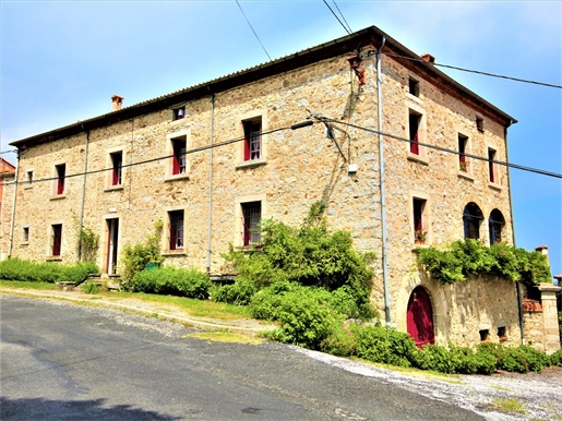 Maison de maître de 395 M² du 17 ème siècle dans le Vallespir- Parc arboré 2 503m²- Piscine (Arles S
