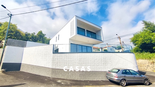 Detached house T3 Sell in São Roque,Funchal