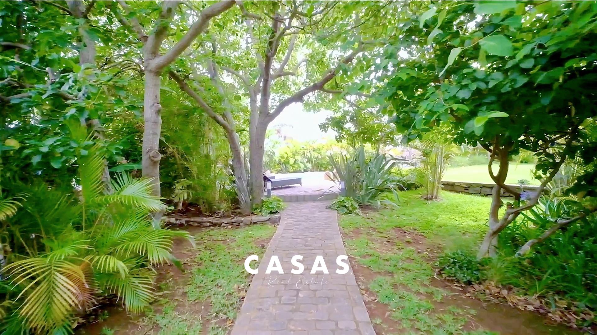 Detached house T3 Sell in Caniço,Santa Cruz