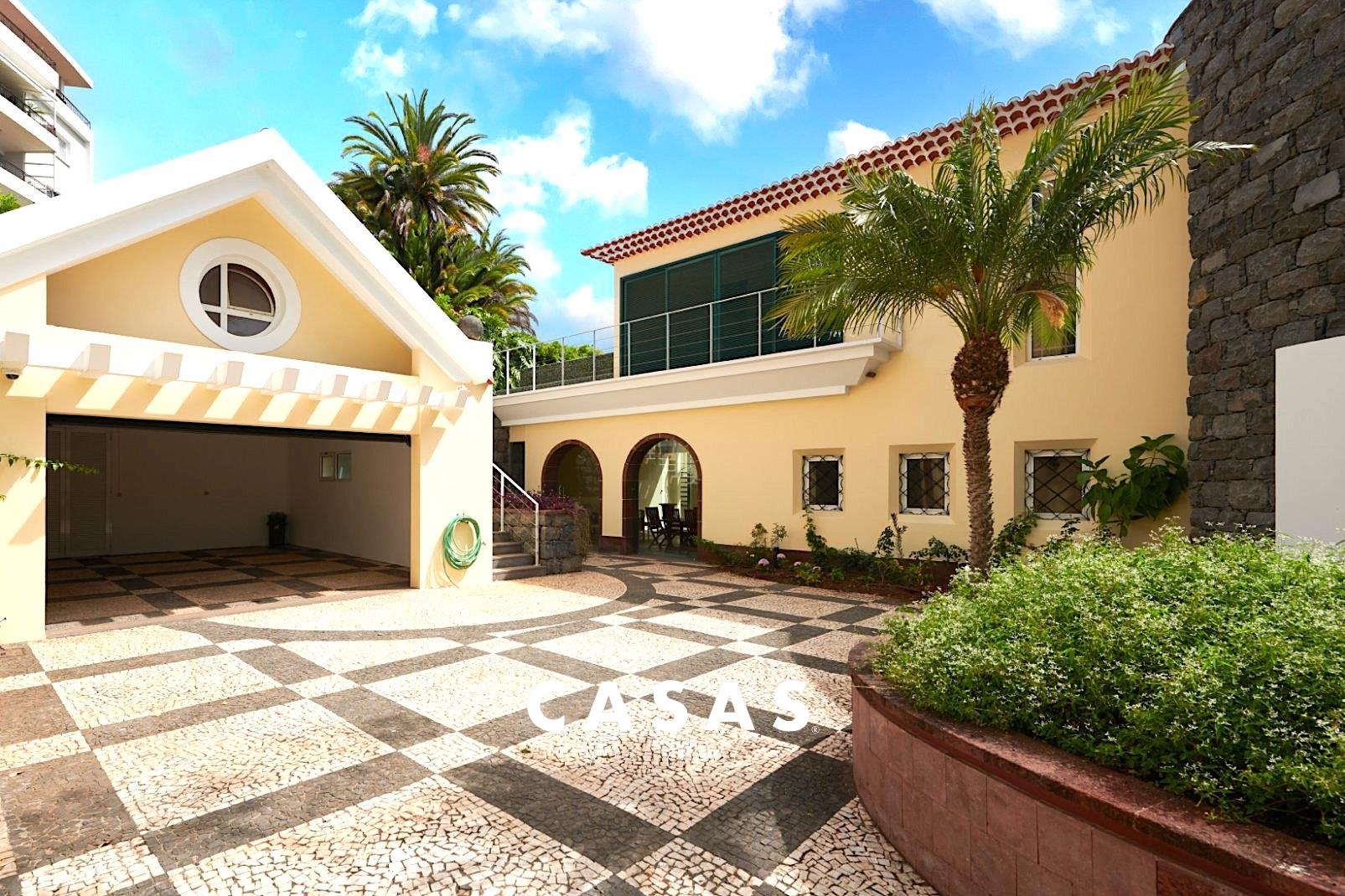 Chalet T4 Sell in Funchal (Sé),Funchal