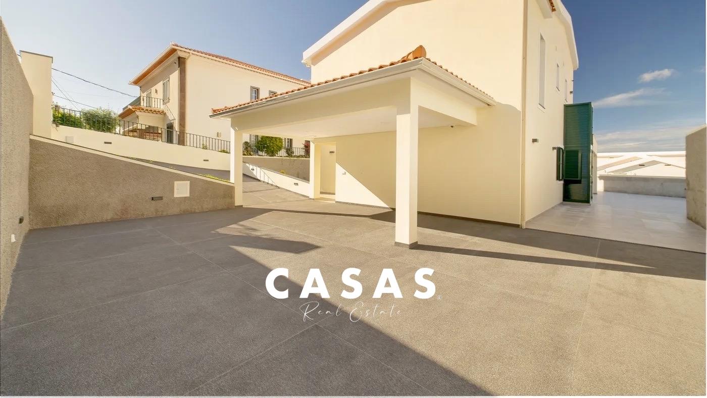 Detached house T4 Sell in Funchal (Santa Maria Maior),Funchal